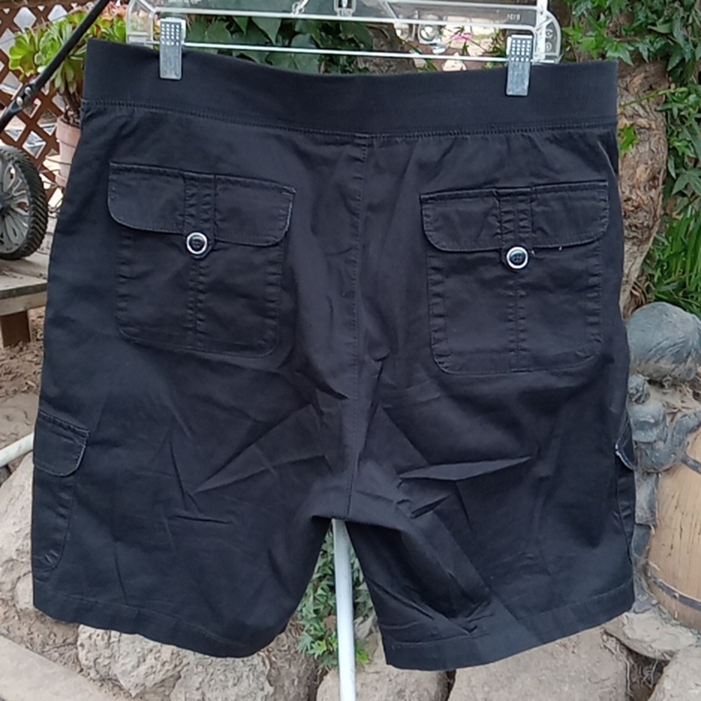 Woman's black shorts Lee easy fit. Good condition. Say 16 medium.
